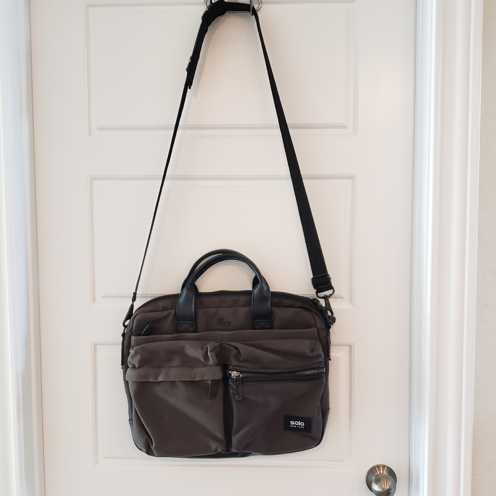 Solo New York laptop/tablet crossbody